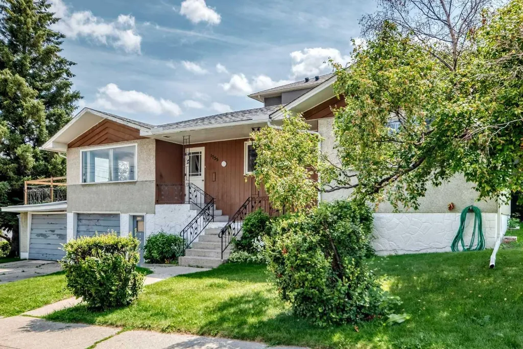 1735 38 Avenue SW Calgary AB T2T 2K3