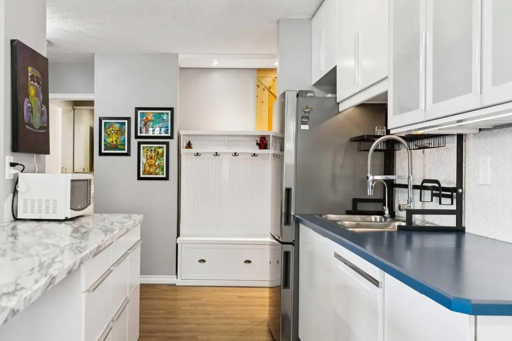 1320 12 Avenue SW Calgary AB T3C 3R6