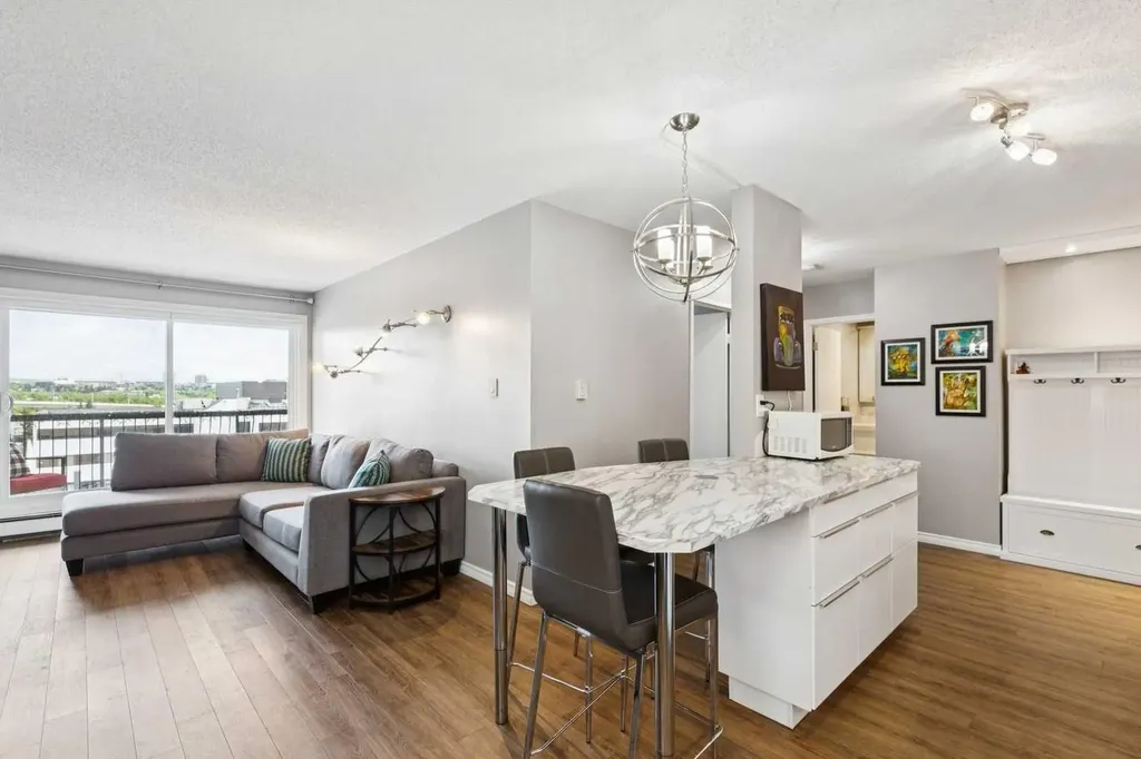 1320 12 Avenue SW Calgary AB T3C 3R6