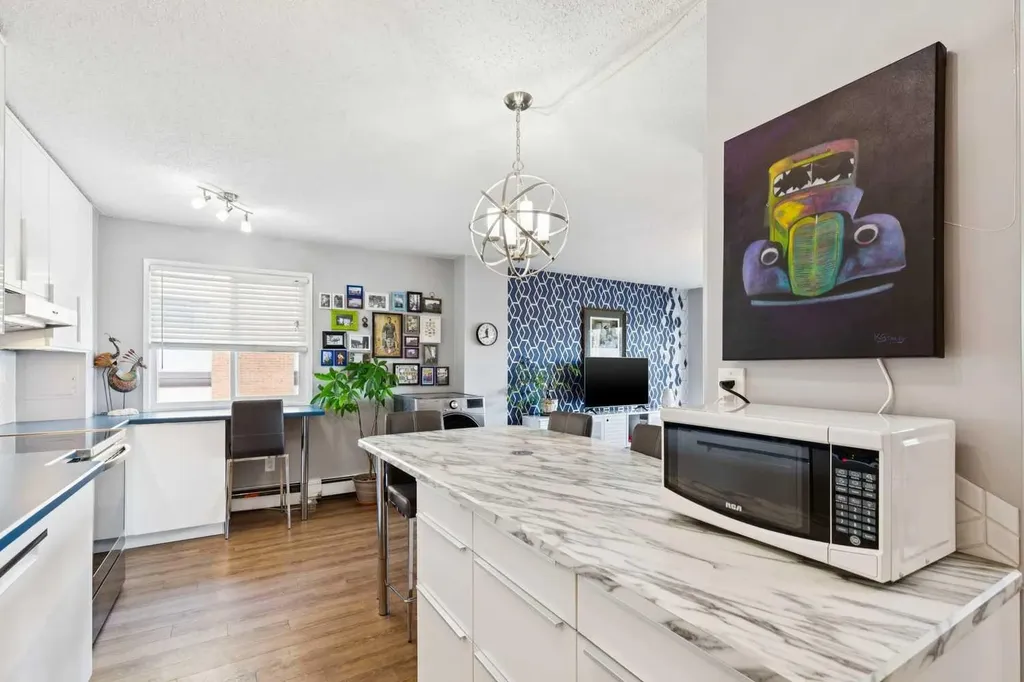 1320 12 Avenue SW Calgary AB T3C 3R6