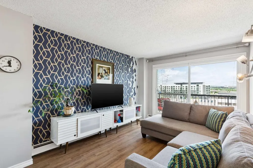 1320 12 Avenue SW Calgary AB T3C 3R6
