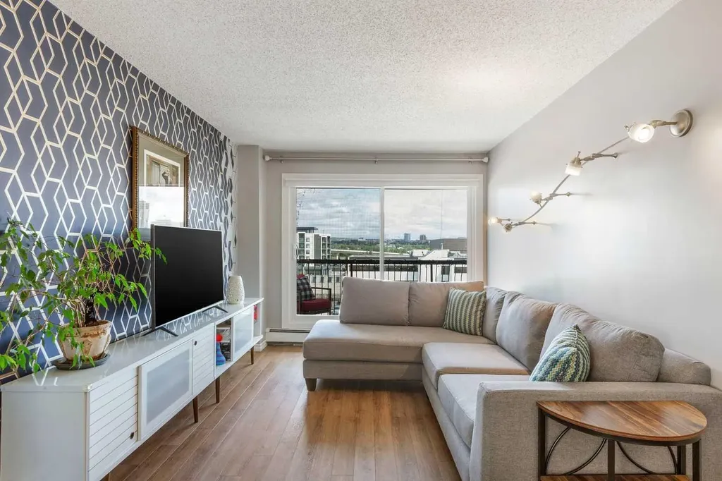 1320 12 Avenue SW Calgary AB T3C 3R6