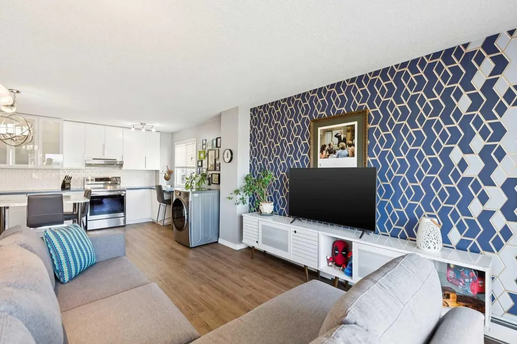 1320 12 Avenue SW Calgary AB T3C 3R6