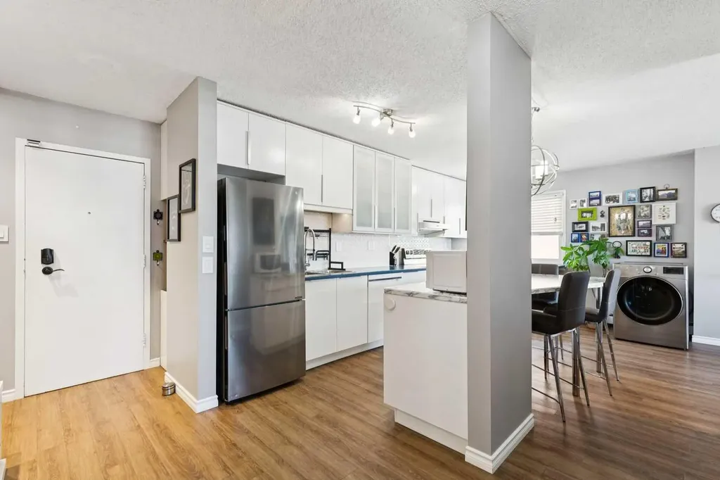 1320 12 Avenue SW Calgary AB T3C 3R6