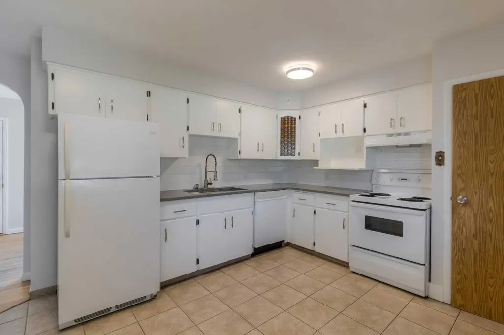 630 10 Street N Lethbridge AB T1H2E2