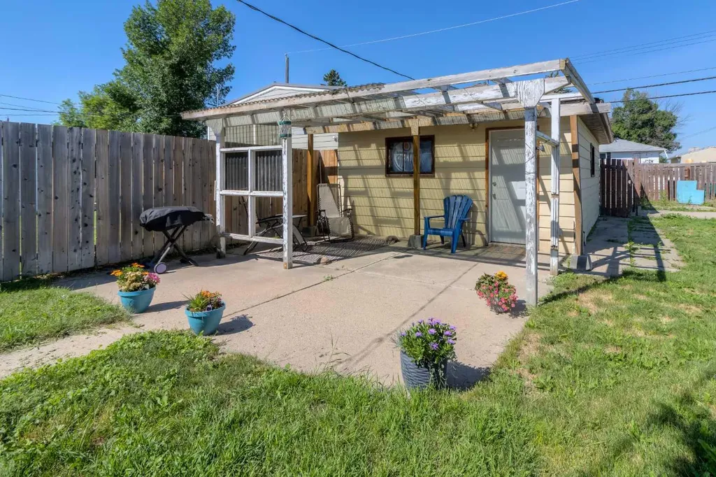 630 10 Street N Lethbridge AB T1H2E2