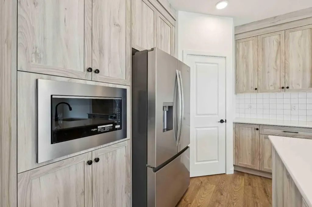 1030 Bayview Crescent SW Airdrie AB T4B5N8