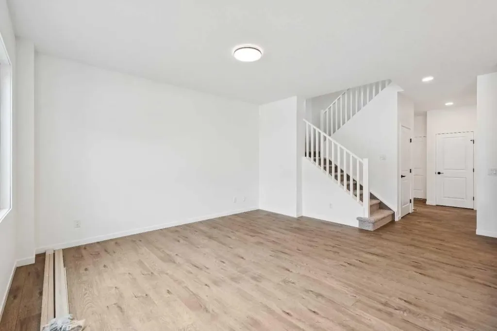 1030 Bayview Crescent SW Airdrie AB T4B5N8