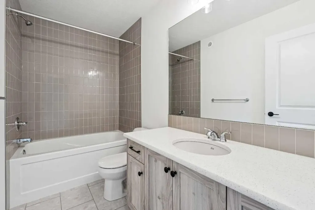 1030 Bayview Crescent SW Airdrie AB T4B5N8