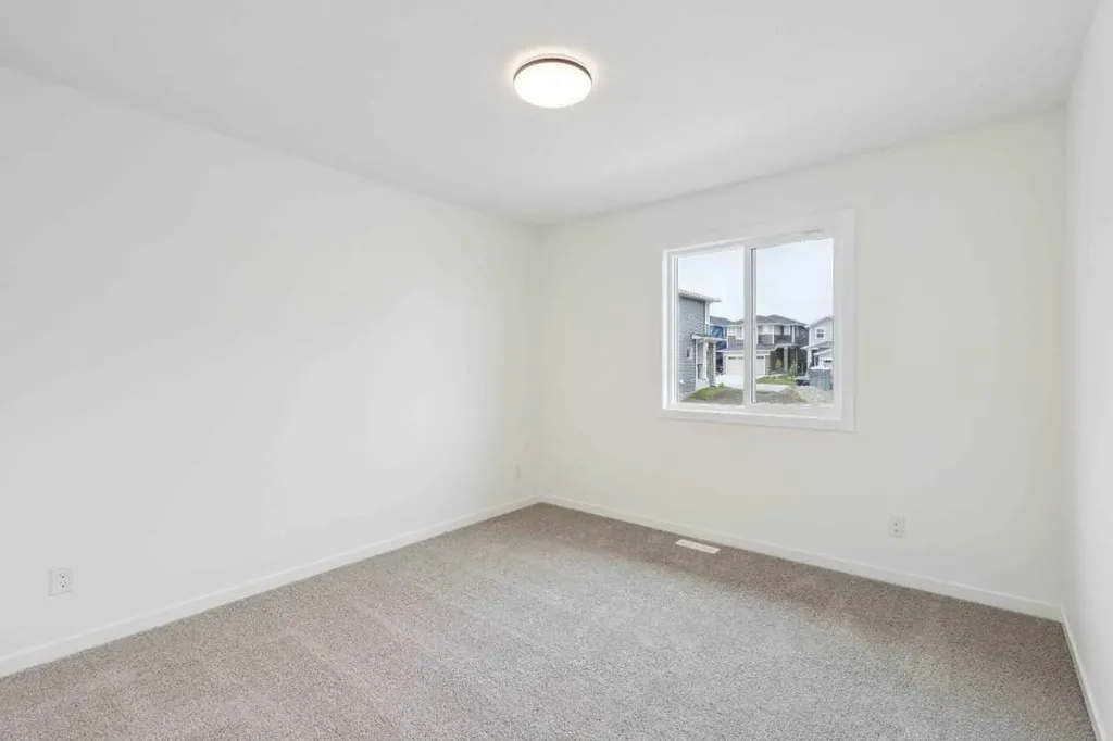 1030 Bayview Crescent SW Airdrie AB T4B5N8