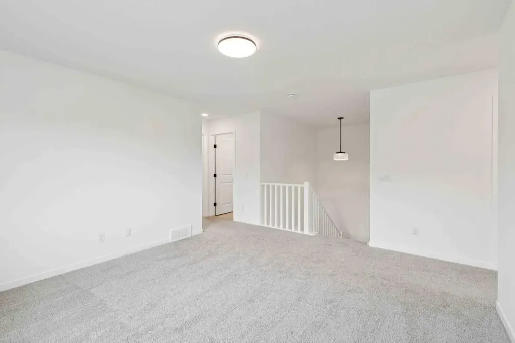 1030 Bayview Crescent SW Airdrie AB T4B5N8