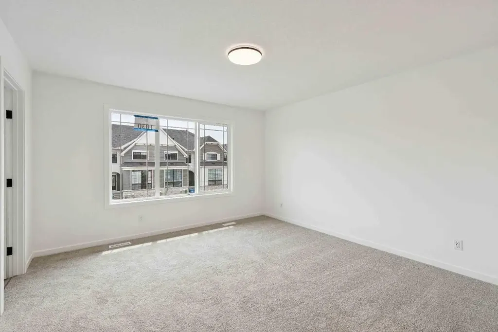 1030 Bayview Crescent SW Airdrie AB T4B5N8
