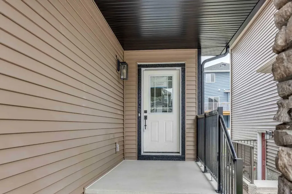 1030 Bayview Crescent SW Airdrie AB T4B5N8
