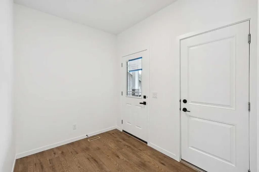 1030 Bayview Crescent SW Airdrie AB T4B5N8