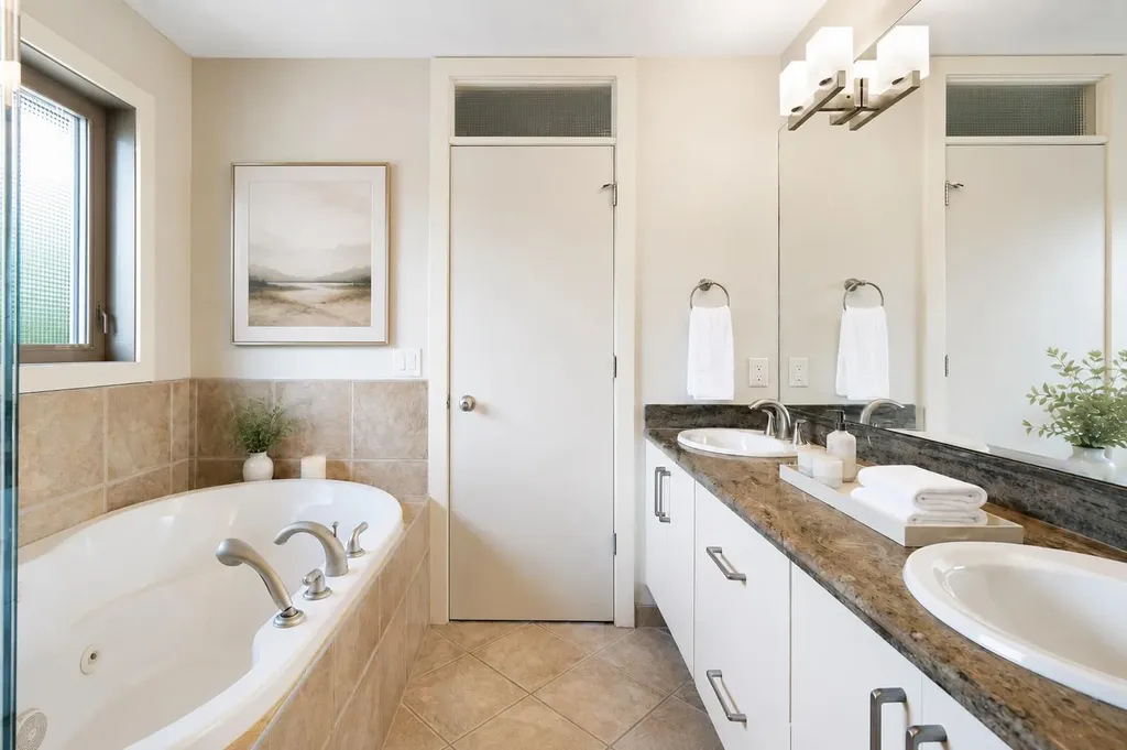 448 25 Avenue NW Calgary AB T2M 2A7