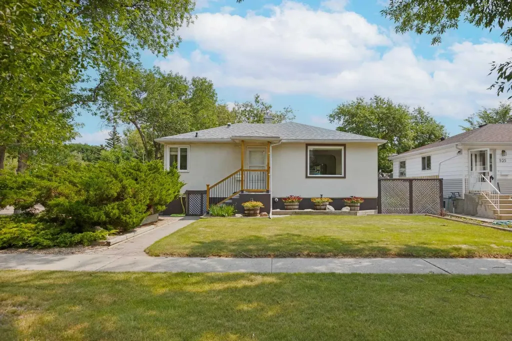 931 20 Street S Lethbridge AB T1J 3K1