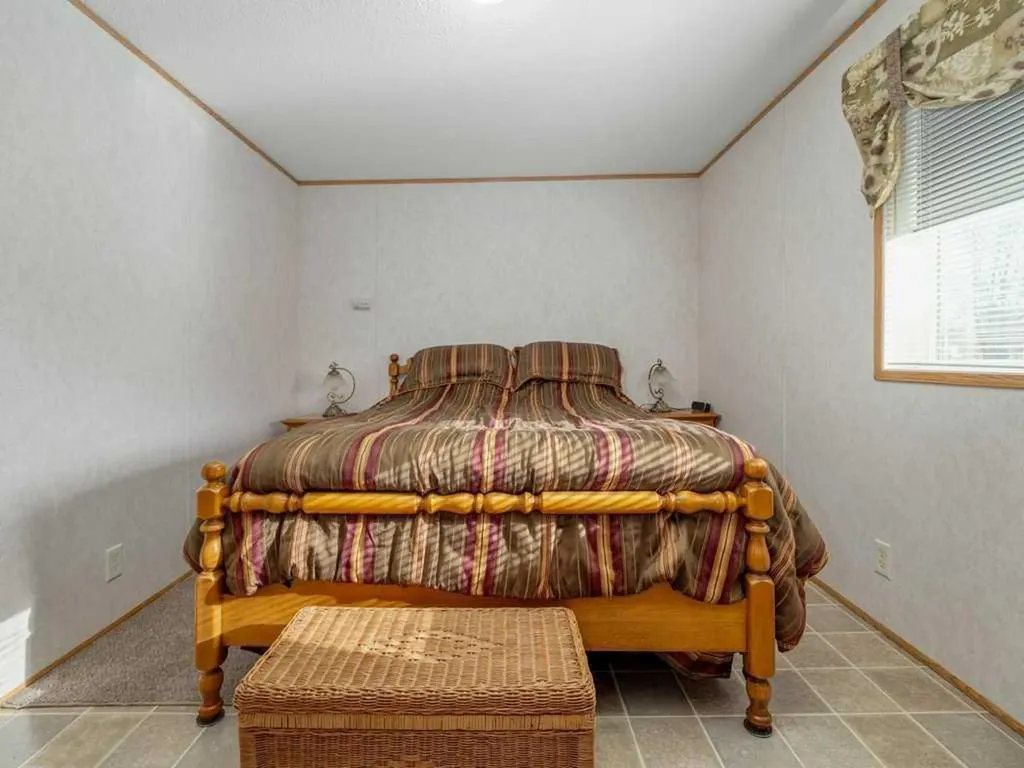 206 Station Boulevard Coaldale AB T1M 1P5