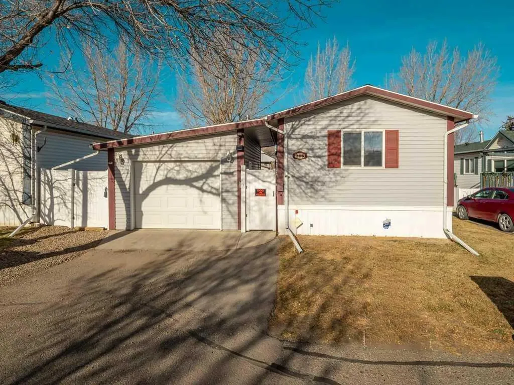 206 Station Boulevard Coaldale AB T1M 1P5