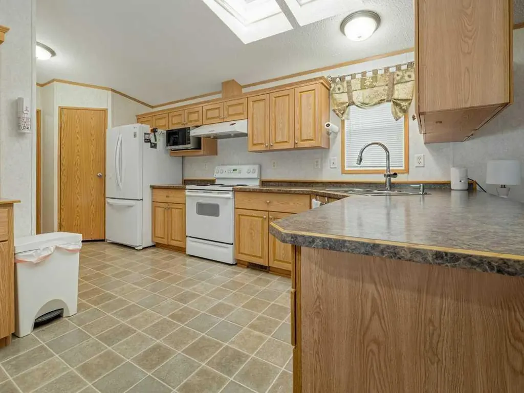 206 Station Boulevard Coaldale AB T1M 1P5
