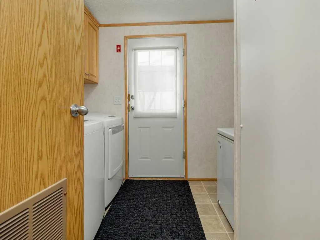 206 Station Boulevard Coaldale AB T1M 1P5