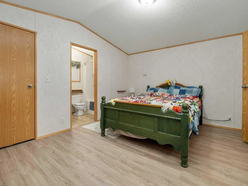 206 Station Boulevard Coaldale AB T1M 1P5