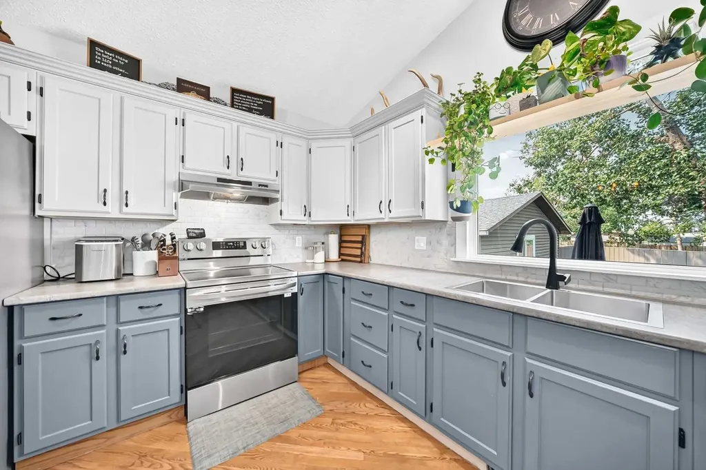 31 Taylor Way SE Airdrie AB T4A 1S4