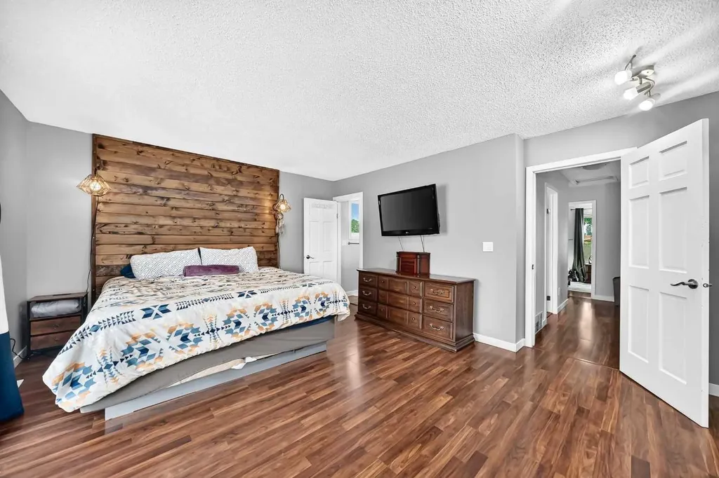 31 Taylor Way SE Airdrie AB T4A 1S4