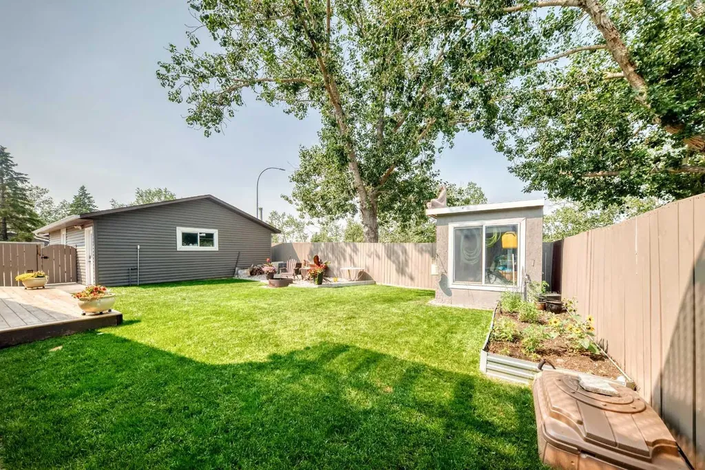 31 Taylor Way SE Airdrie AB T4A 1S4