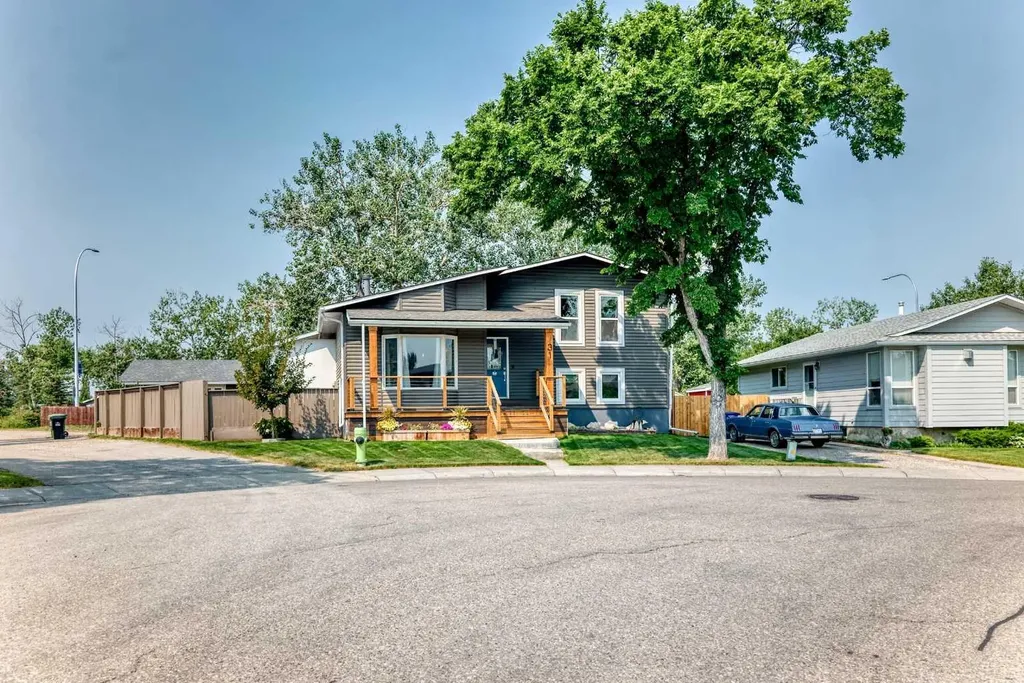31 Taylor Way SE Airdrie AB T4A 1S4