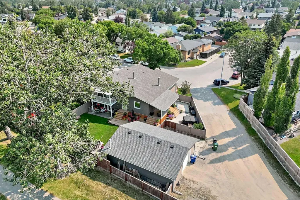 31 Taylor Way SE Airdrie AB T4A 1S4