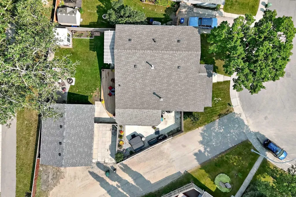 31 Taylor Way SE Airdrie AB T4A 1S4