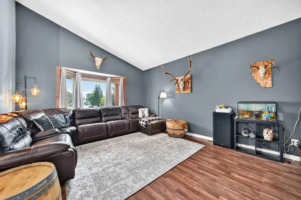 31 Taylor Way SE Airdrie AB T4A 1S4