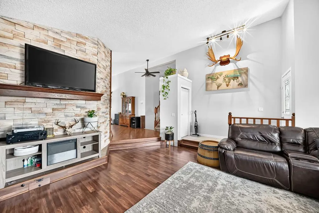 31 Taylor Way SE Airdrie AB T4A 1S4
