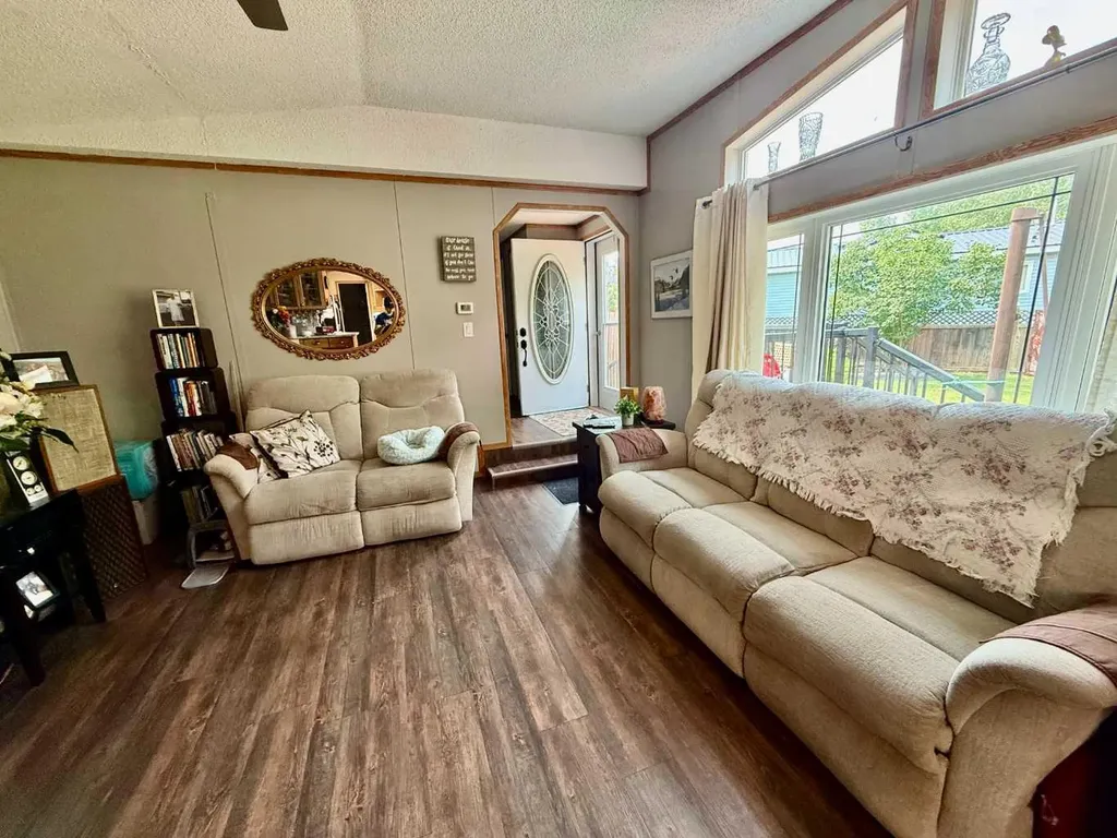 3908 51 Avenue Provost AB T0B3S0