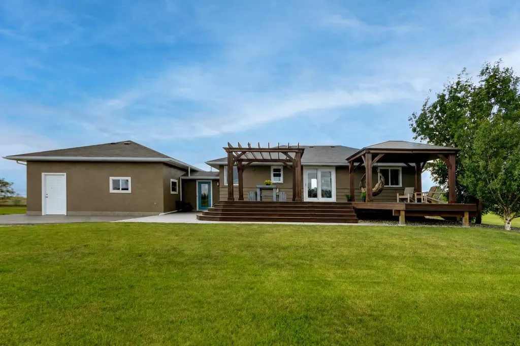242133 96 Street E Rural Foothills County AB T1S 3Y6