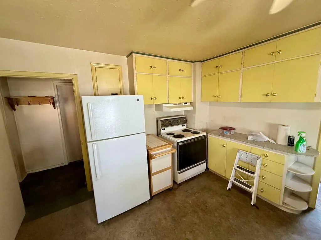 10211 102 Avenue Lac La Biche AB T0A 2C0