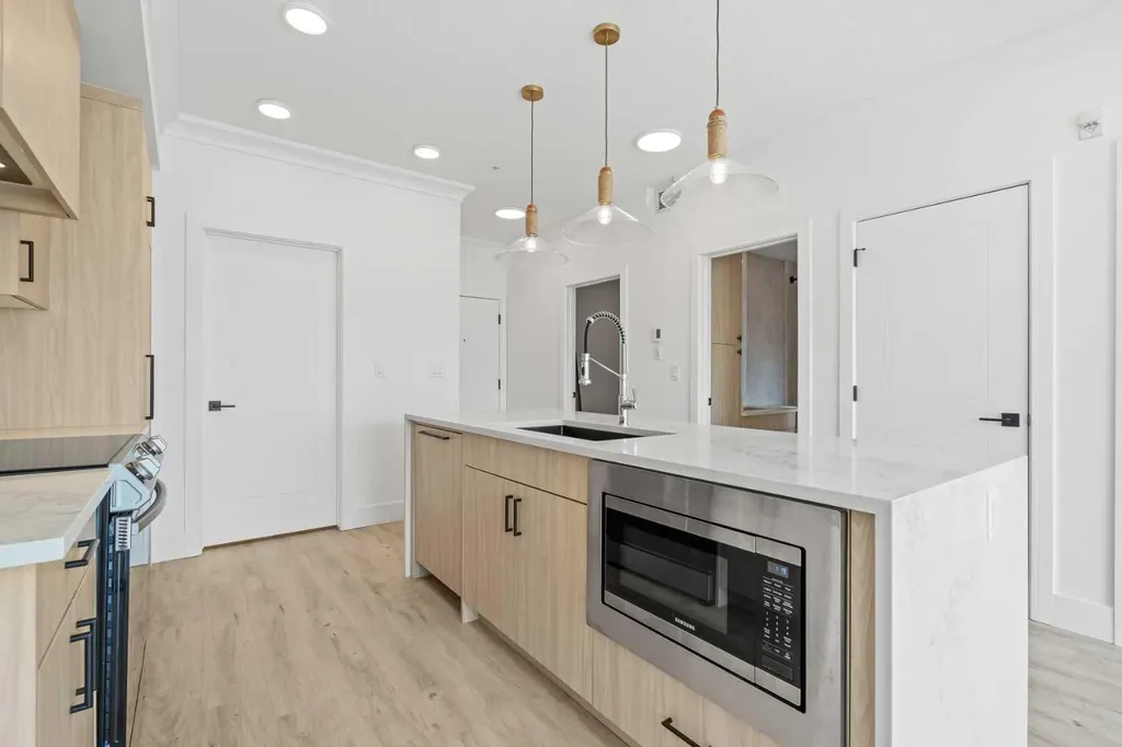 370 Dieppe Drive SW Calgary AB T3E 0E6