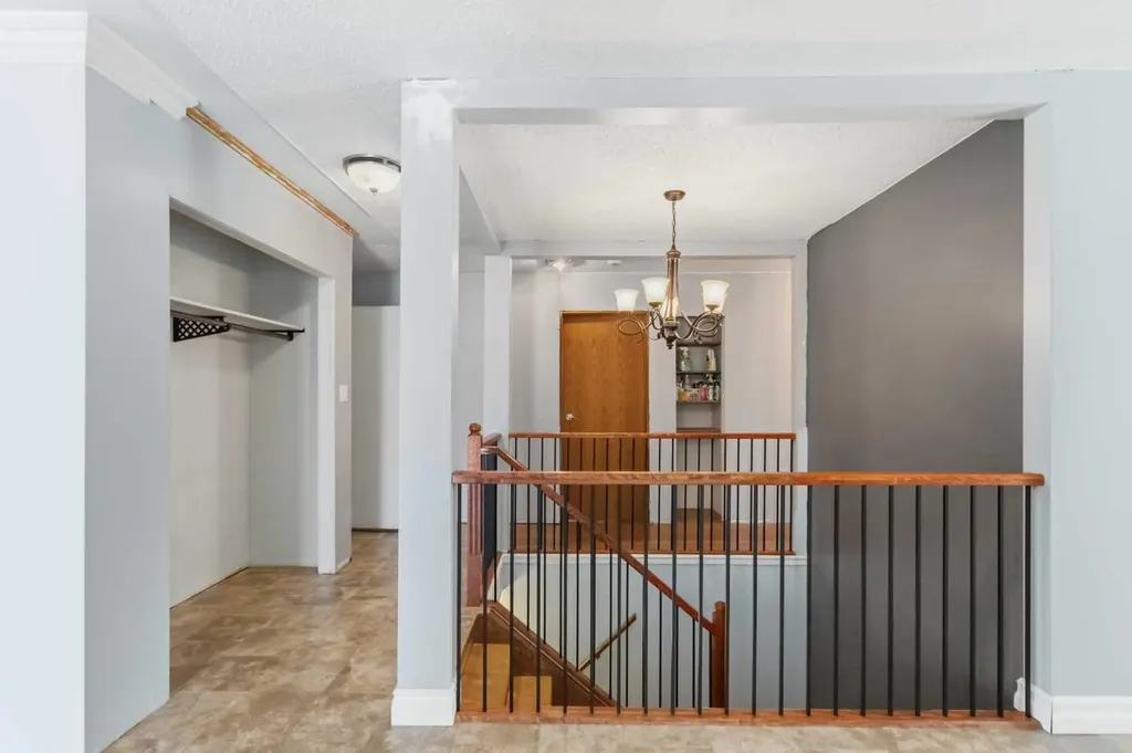 125 Oaks Crescent Fort Mcmurray AB T9K 1M4