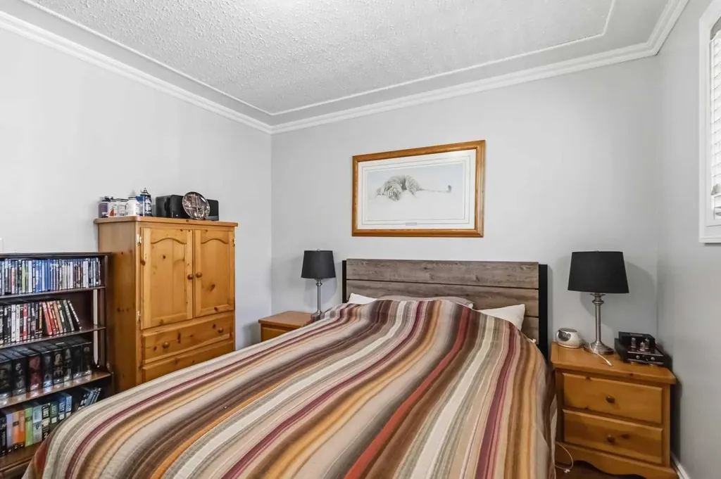 125 Oaks Crescent Fort Mcmurray AB T9K 1M4