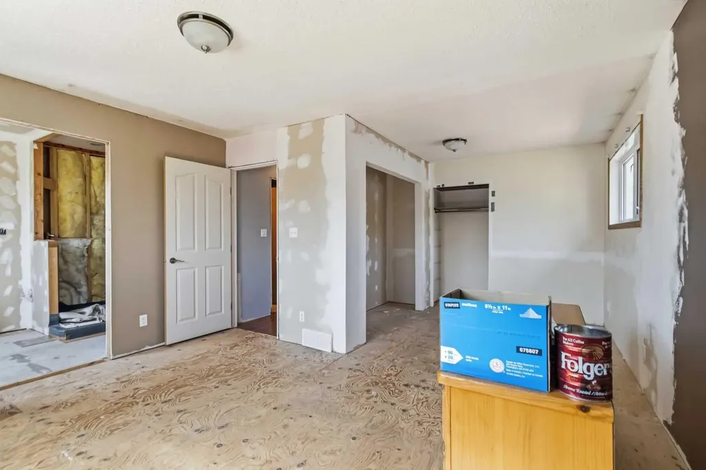 125 Oaks Crescent Fort Mcmurray AB T9K 1M4