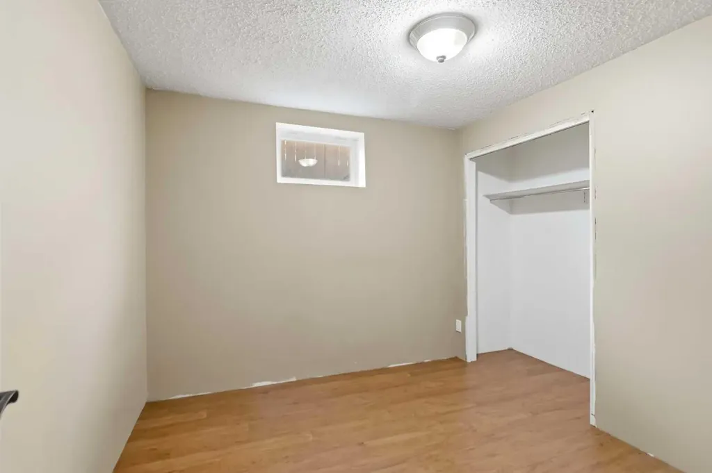 125 Oaks Crescent Fort Mcmurray AB T9K 1M4