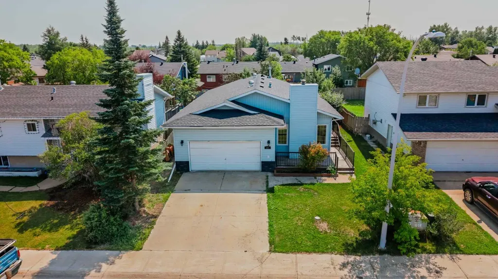 125 Oaks Crescent Fort Mcmurray AB T9K 1M4