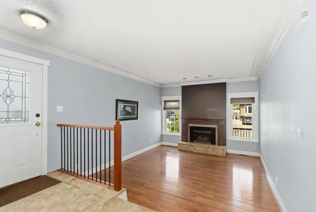 125 Oaks Crescent Fort Mcmurray AB T9K 1M4