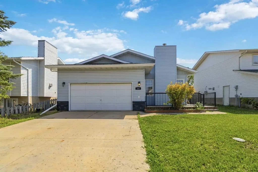 125 Oaks Crescent Fort Mcmurray AB T9K 1M4
