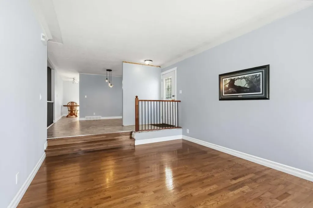 125 Oaks Crescent Fort Mcmurray AB T9K 1M4