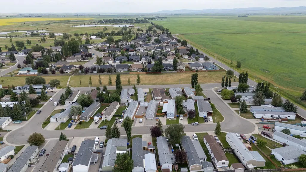 25 Westover Crescent W Claresholm AB T0L 0T0