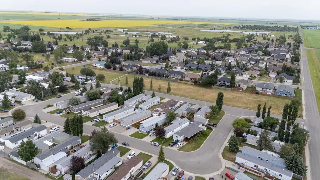25 Westover Crescent W Claresholm AB T0L 0T0