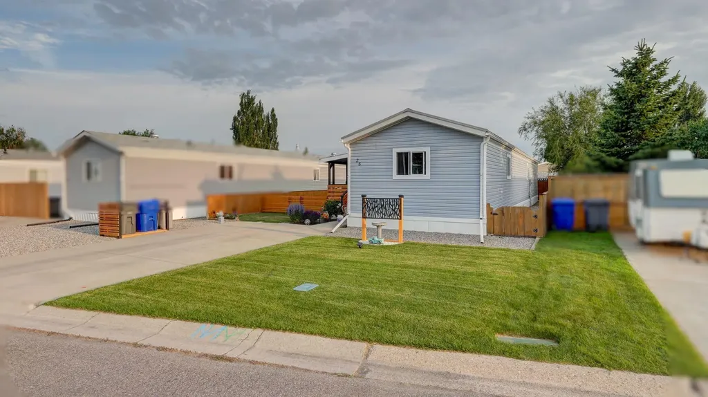 25 Westover Crescent W Claresholm AB T0L 0T0