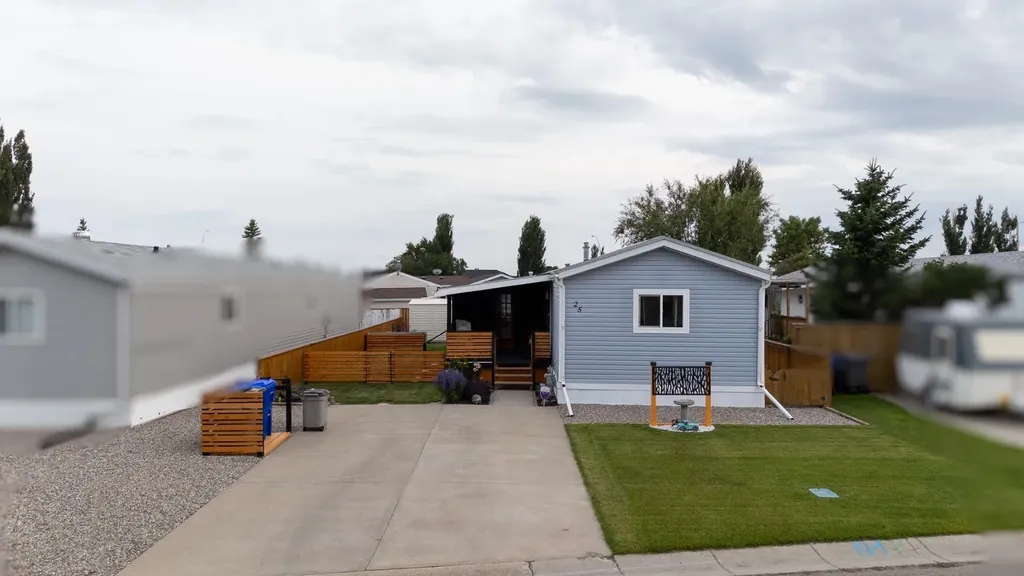 25 Westover Crescent W Claresholm AB T0L 0T0