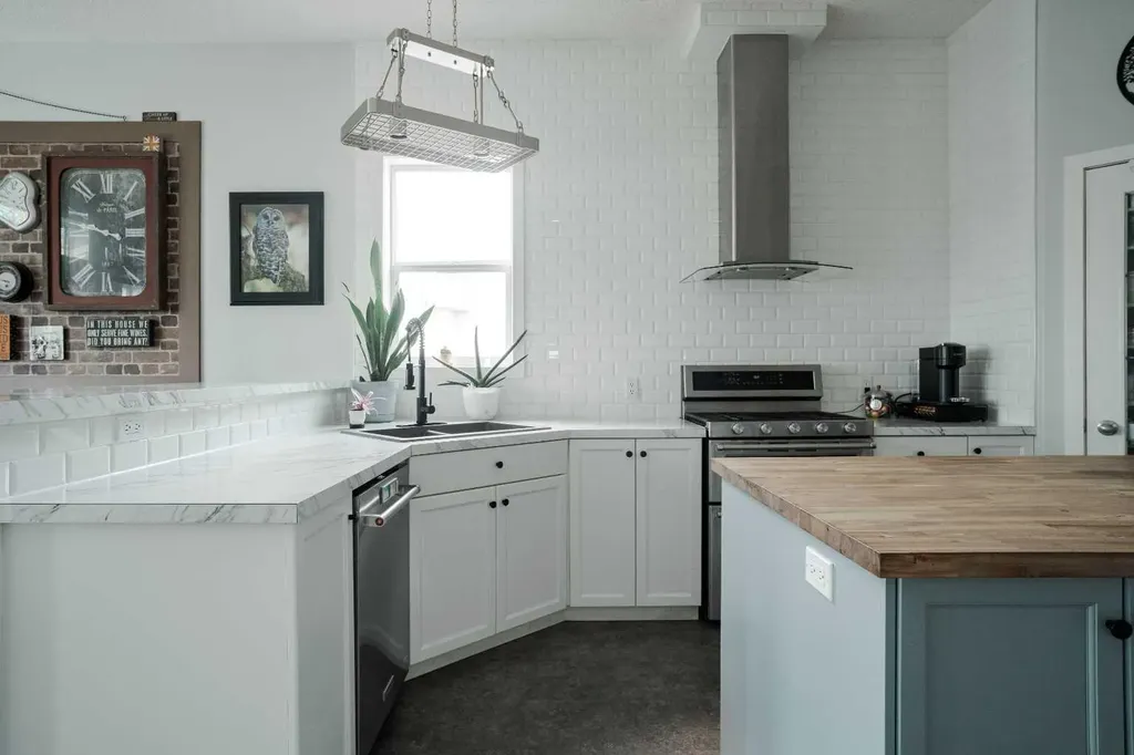 105 Lindstrom Crescent Fort Mcmurray AB T9K 2N7